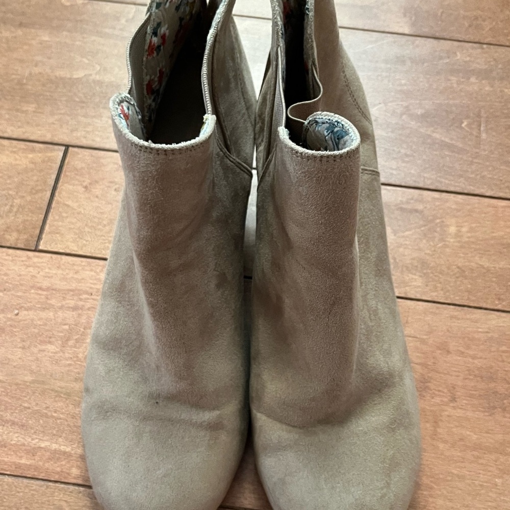 Women's Tan Ankle Boots